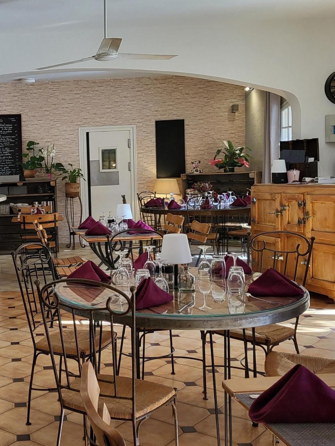 וינון-סור-ורדון Auberge De La Table Ronde מראה חיצוני תמונה